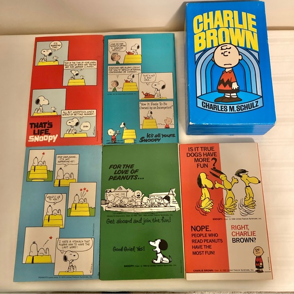 Vintage Charlie Brown Set of 5 Softcover Books in Slip Case by Charles M. Schulz - Picture 7 of 13